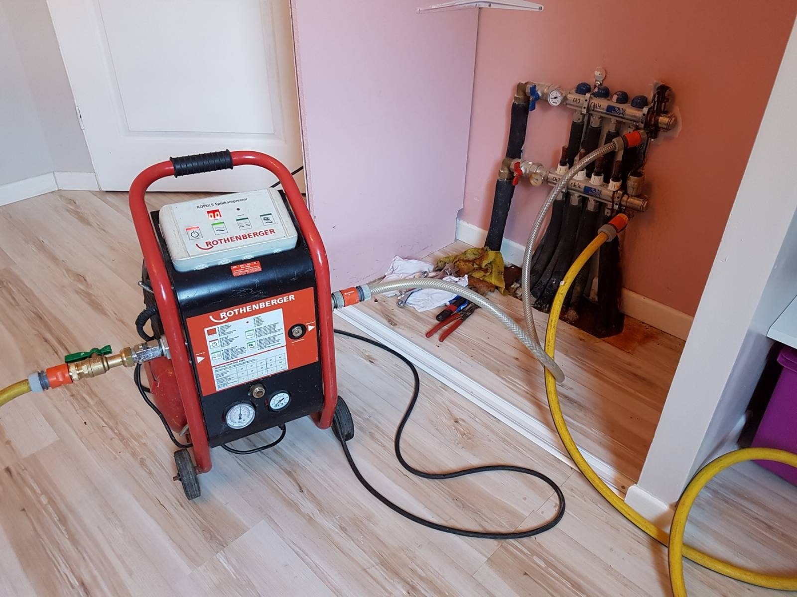 Üsküdar Cumhuriyet Vaillant Hermetik Şofben Kombi Bakımı